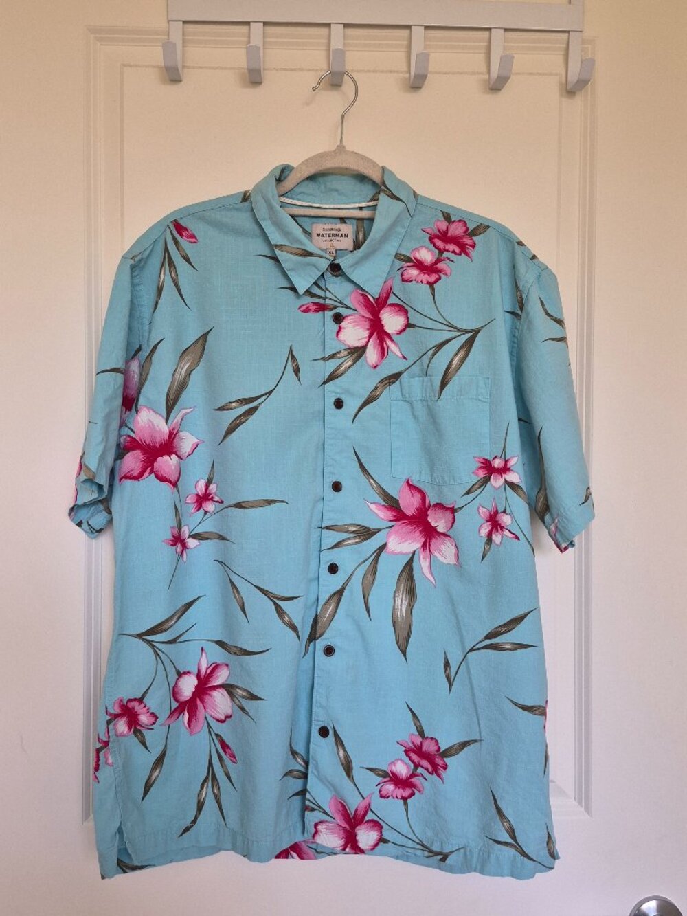 Quiksilver Waterman Shirt Mens XL Blue Floral Hawaiian Resort Vacation